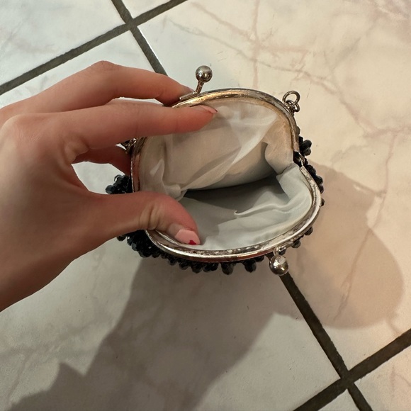 Beaded clutch - Picture 4 of 4